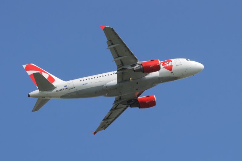 České aerolinie odeberou od společnosti Airbus sedm nových letadel.