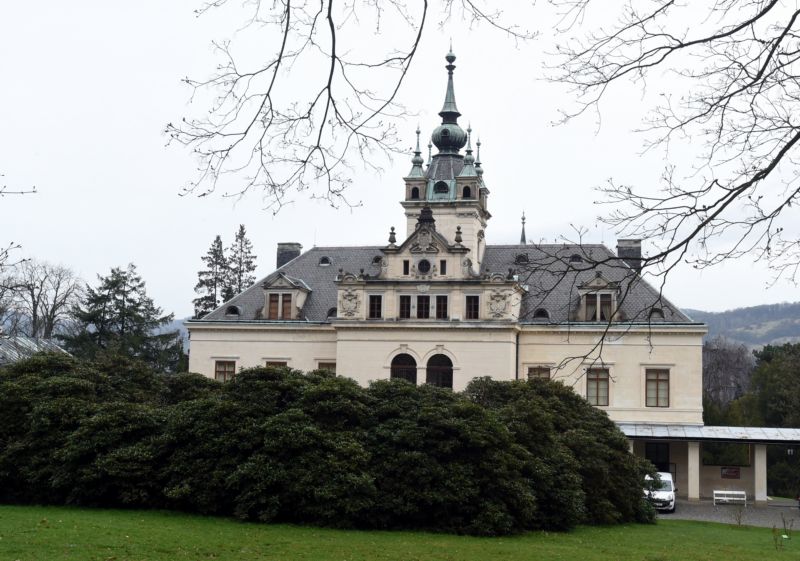 Na nadcházející turistickou sezonu se připravuje i zámek ve Velkém Březně.