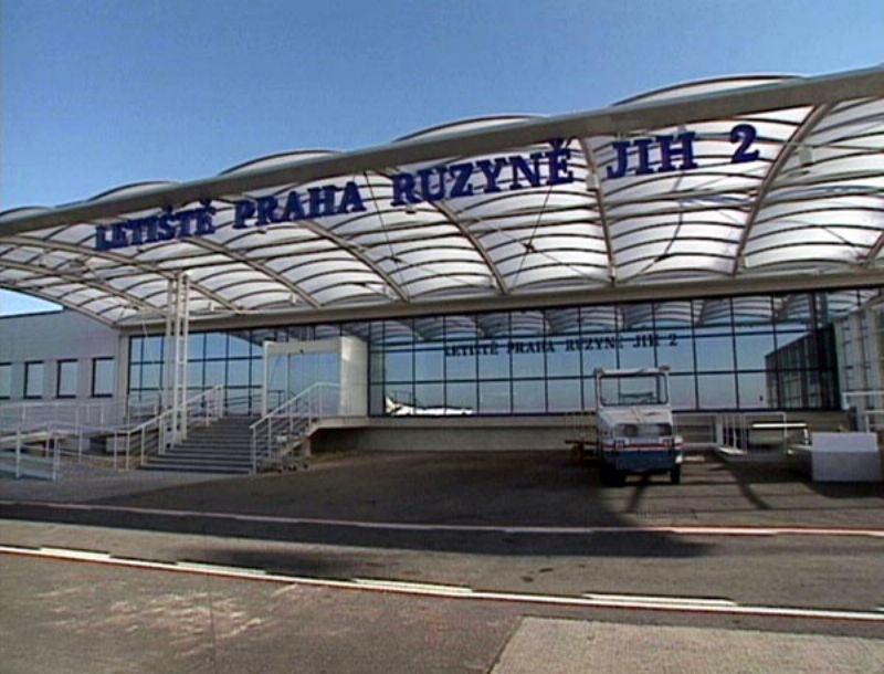 Václavu Klausovi se stýská po dobách, kdy letiště v Praze-Ruzyni ještě neneslo Havlovo jméno.