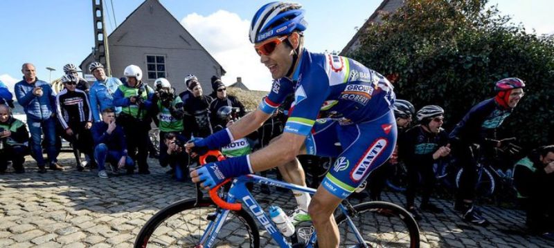 Belgický cyklista Antoine Demoitié zemřel po tragické nehodě.