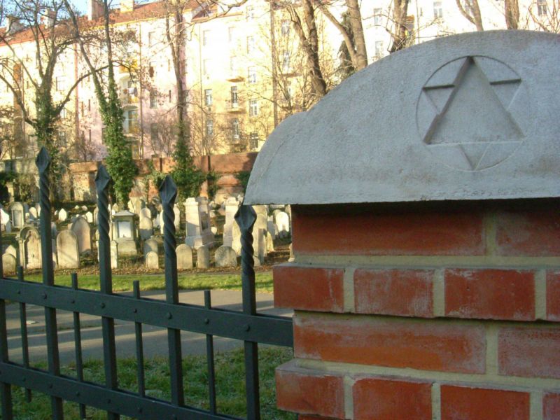 Přístupný bude i Starý židovský hřbitov na Žižkově.