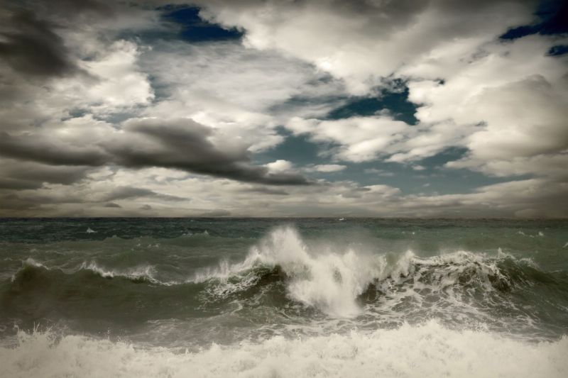 V oblasti od epicentra otřesů může hrozit přílivová vlna tsunami.