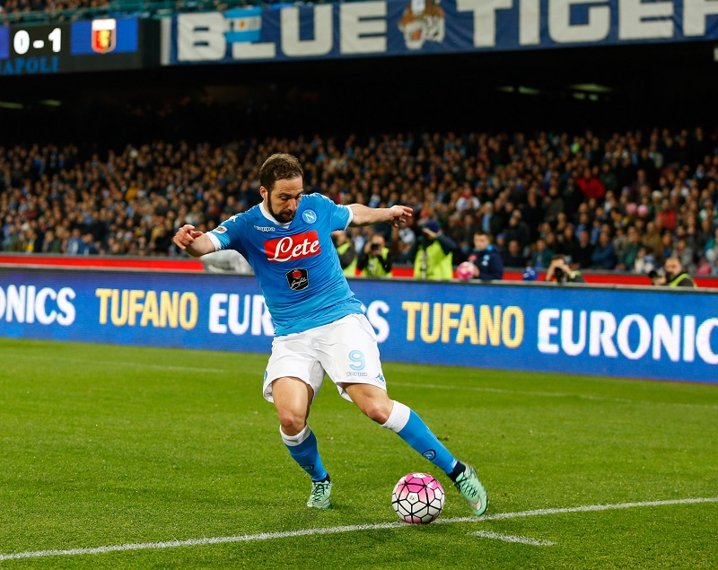 Jediný střelec Neapole Gonzalo Higuaín.