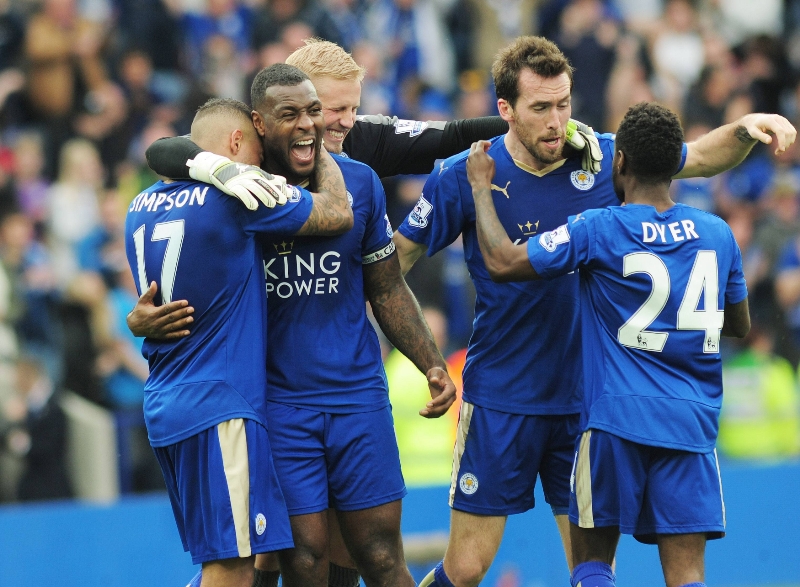 Radost fotbalistů Leicesteru z výhry nad Southamptonem.