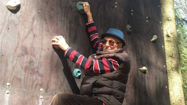 Karel Gott předvedl, že má smysl pro humor.