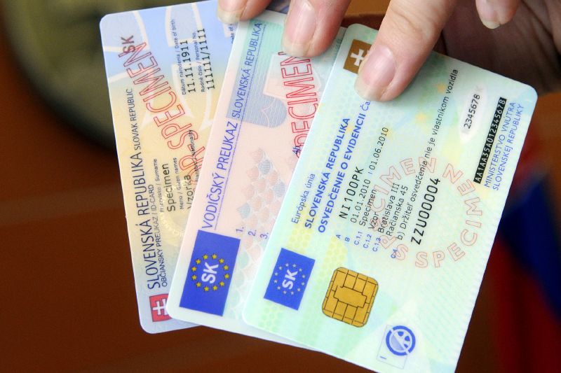 Podobné doklady již delší čas užívají na Slovensku. 