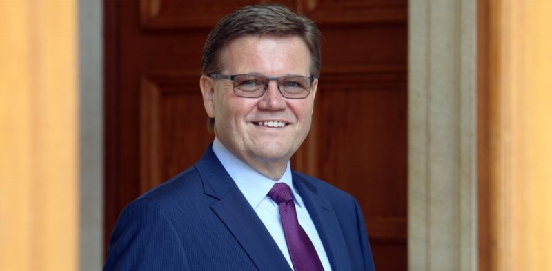 Místopředseda Senátu Zdeněk Škromach. Místopředseda Senátu Zdeněk Škromach.