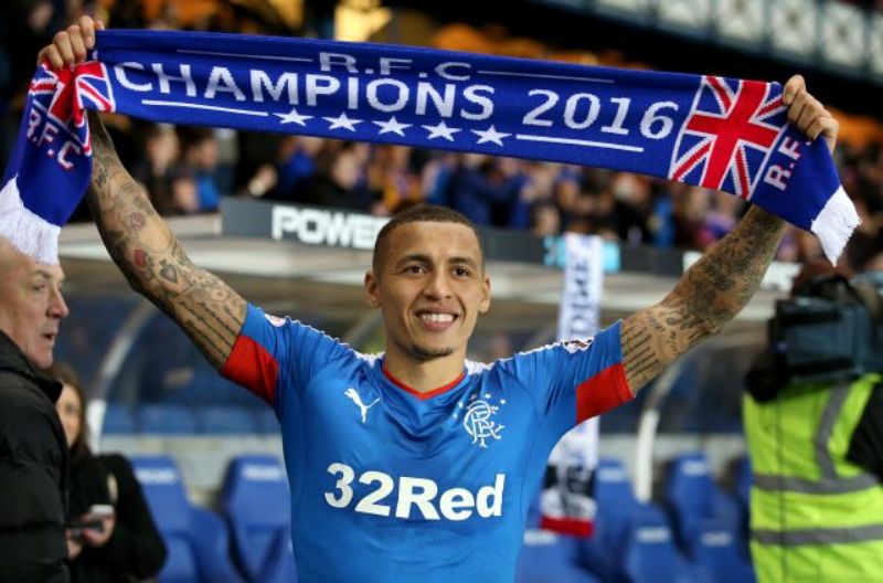 Euforie mezi hráči Glasgow Rangers.