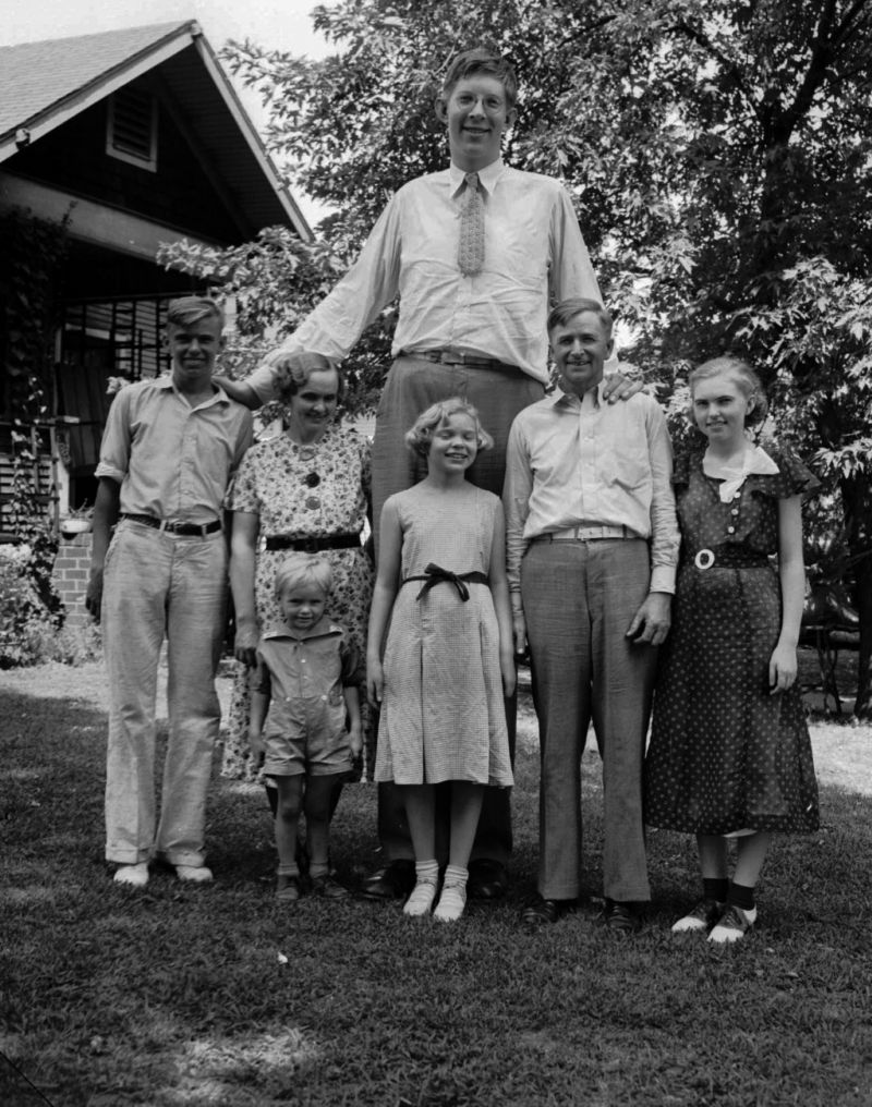 Robert Wadlow, nejvyšší muž světa v roce 1936.