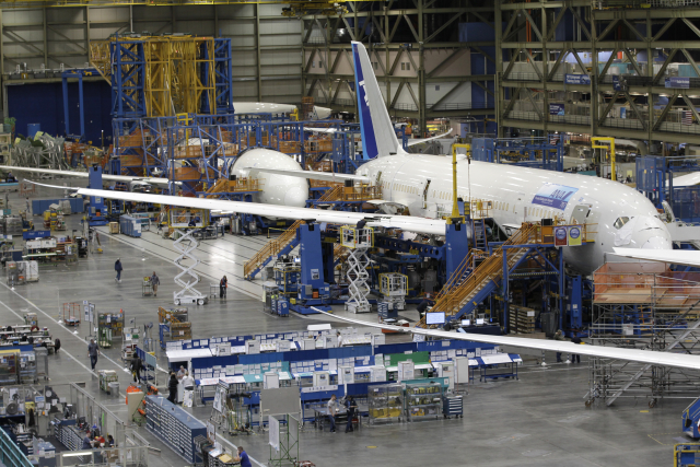 Výrobní hala firmy Boeing v Everettu. Výrobní hala firmy Boeing v Everettu.