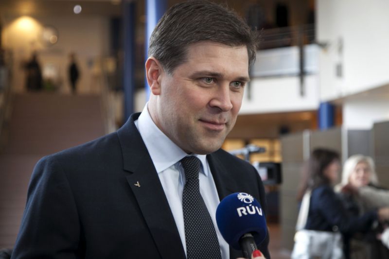 Islandský ministr financí Bjarni Benediktsson. Islandský ministr financí Bjarni Benediktsson.