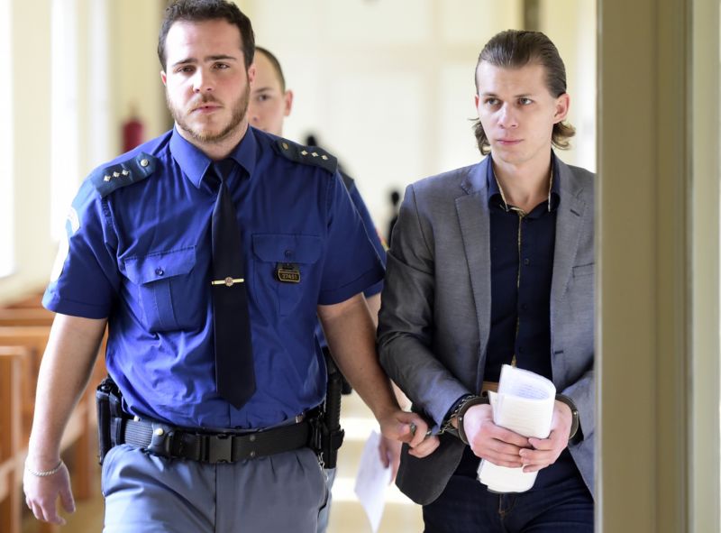 Homosexuální prostitut Michal Babka u soudu popřel vinu. 