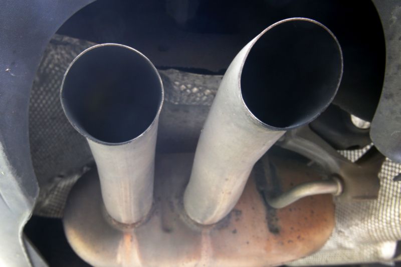 Průměrné emise oxidu uhličitého (CO2) u nových osobních aut loni v Evropské unii klesly (ilustrační foto).