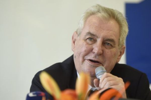 Hrad se odvolal ohledně omluvy za výroky proti Peroutkovi.
