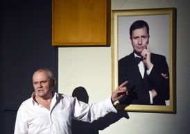 Herec Milan Kňažko v roli Jona v pražském divadle Na Jezerce před premiérou hry Shylock.