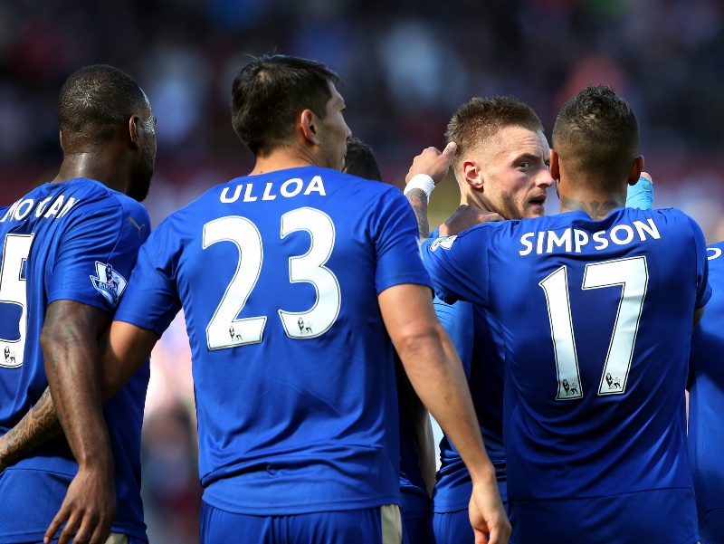 Fotbalisté Leicesteru jsou sice blízko senzačnímu anglickému titulu, ale trenér Claudio Ranieri si myslí, že cíle klubu v příští sezoně by měly být mnohem skromnější. 