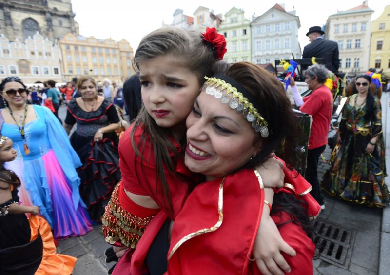 Pochod romského festivalu Khamoro v Praze.