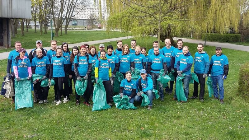 Zaměstnanci společnosti E.ON se zúčastnili úklidu v Českých Budějovicích. Zaměstnanci společnosti E.ON se zúčastnili úklidu v Českých Budějovicích.