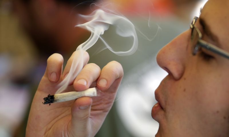 Kanada bude na jaře příštího roku legalizovat "rekreační" užívání marihuany.