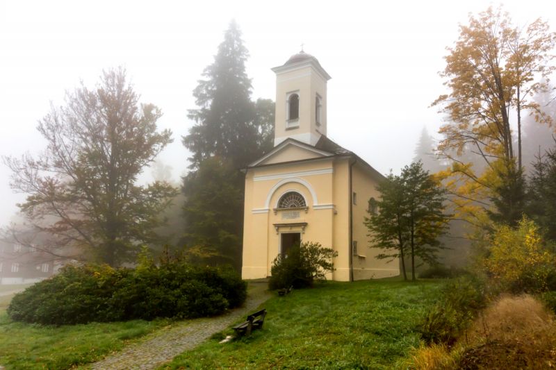 Kostel v Karlově Studánce. 
