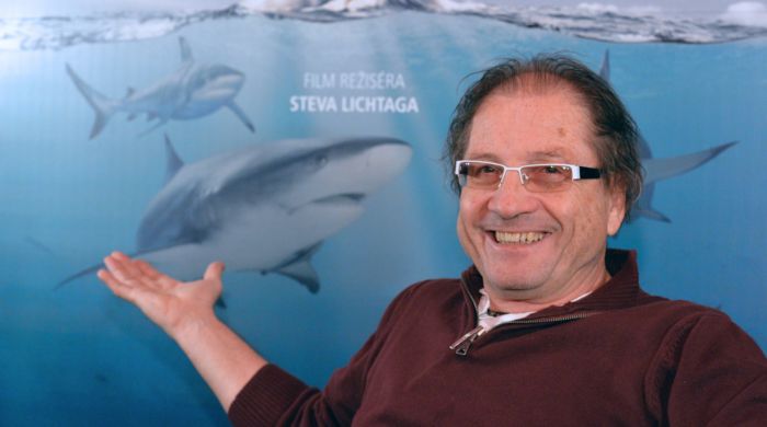 Režisér Steve Lichtag.