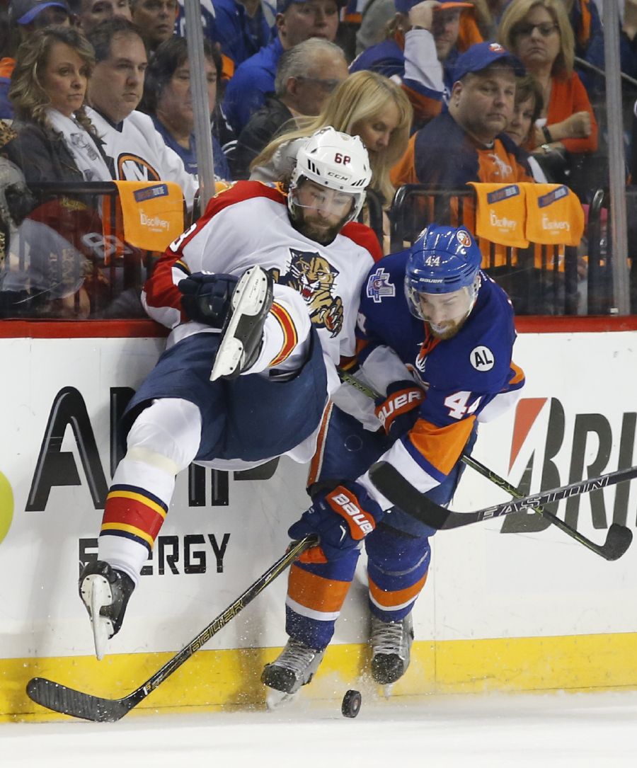 Jaromír Jágr (vlevo) v utkání proti Islanders. 