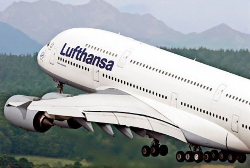 Letadlo Lufthansy (ilustrační foto). 
