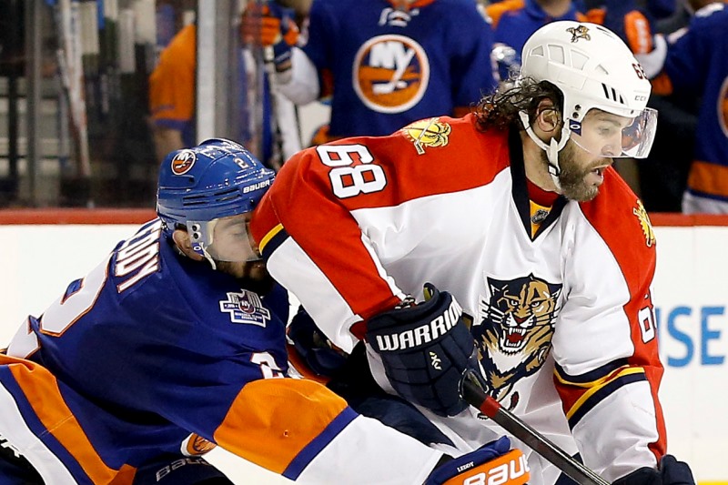 Hvězdný útočník Jaromír Jágr z Floridy (na snímku) a brankář Michal Neuvirth z Philadelphie jsou jedinými teoretickými posilami hokejové reprezentace pro mistrovství světa v Rusku z týmů, které vypadly v prvním kole play-off NHL.