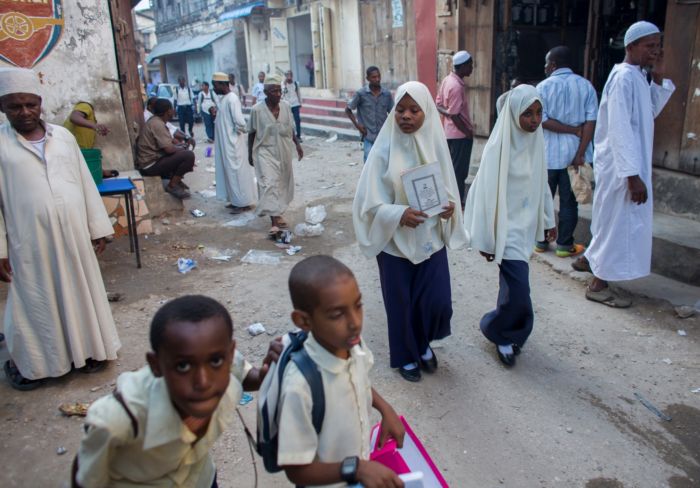 Každodenní život na Zanzibaru zasáhla cholera. 