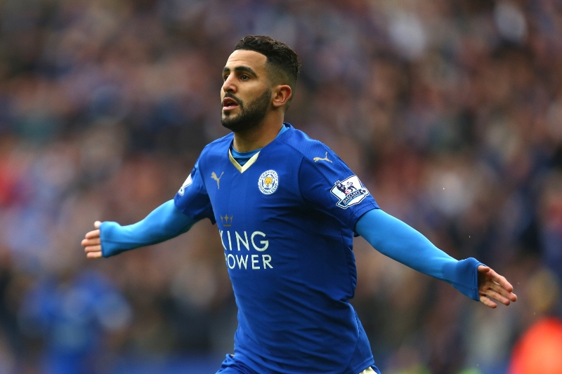 Alžírský fotbalista Riyad Mahréz.