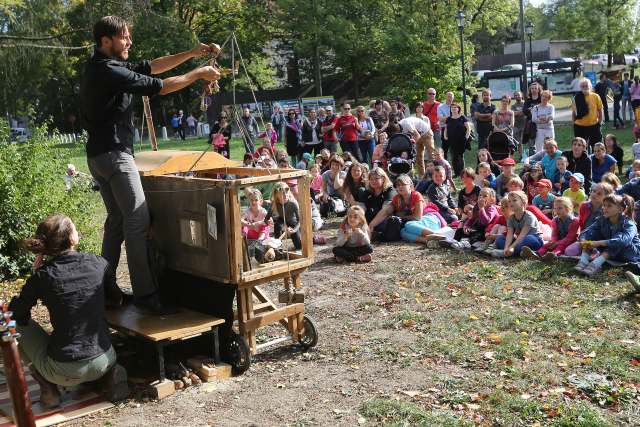 Mezinárodní loutkářský festival Spectaculo Interesse pořádá Divadlo loutek Ostrava. 