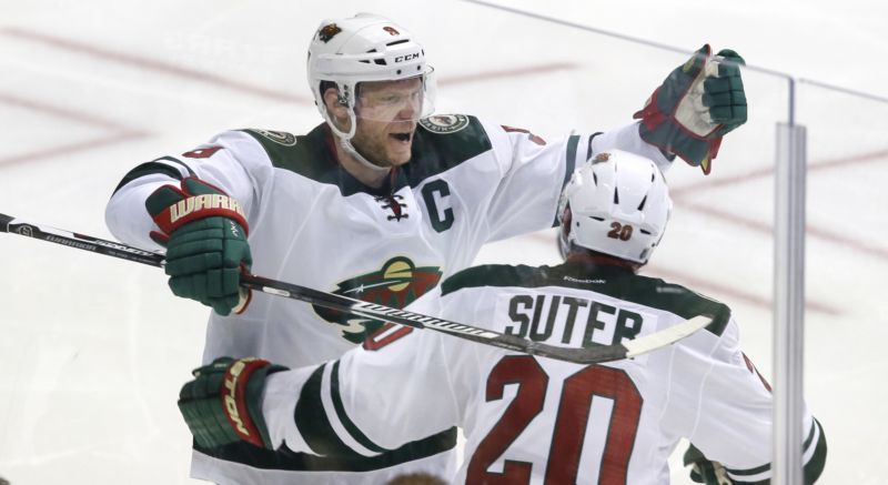 Kapitán Minnesoty Mikko Koivu slaví gól v prvním kole play off proti Dallasu