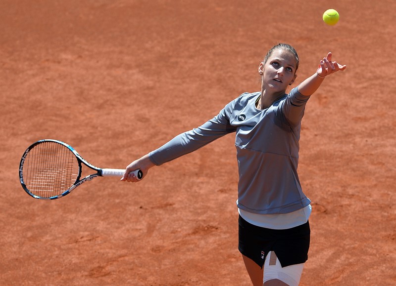 Loni se na každou výhru nadřela, nakonec ale slavila titul. Letos procházela tenistka Karolína Plíšková pražským turnajem WTA hladce, jenže v semifinále nestačila na krajanku Lucii Šafářovou. Na prohraném semifinále si ale našla i pozitiva.