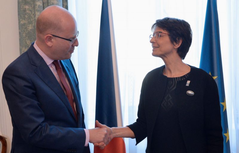 Premiér Bohuslav Sobotka s eurokomisařkou pro zaměstnanost, sociální věci, dovednosti a pohyb pracovních sil Marianne Thyssenovou.