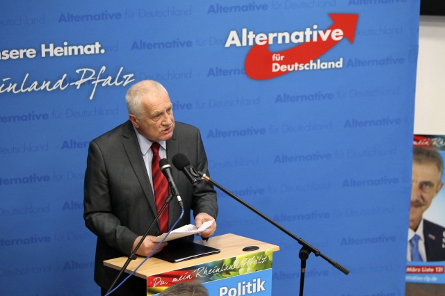 Václav Kalus hovoří na akci AfD v březnu 2016.