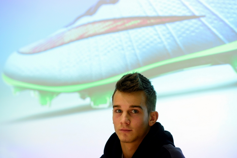 Fotbalový reprezentant do 21 let Václav Černý měl velkou radost, že při svém nedělním debutu v základní sestavě Ajaxu Amsterodam pomohl gólem k ligovému vítězství 4:0 nad Twente.
