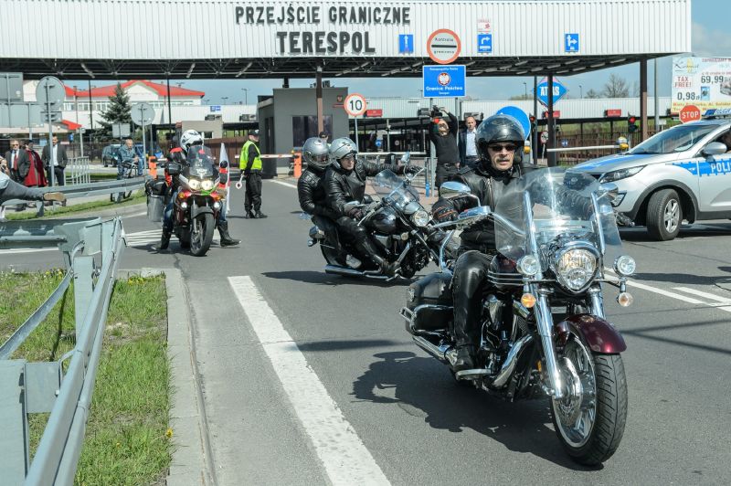 Motorkáři z klubu Noční vlci.