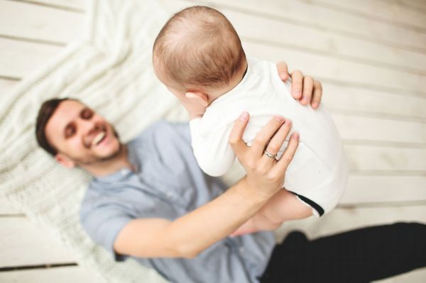 Otcovská by ročně vyšla celkem na 630 až 800 milionů korun.