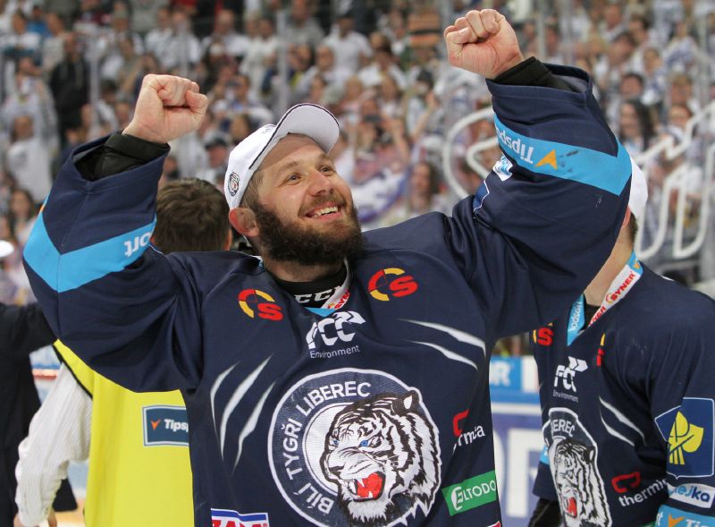 Gólman Janko Lašák. 
