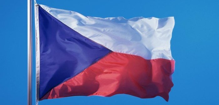 Česká vlajka (ilustrační foto). Česká vlajka (ilustrační foto).
