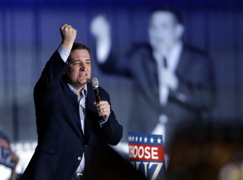 Útoky proti svému soupeři Donaldu Trumpovi vystupňoval Ted Cruz.