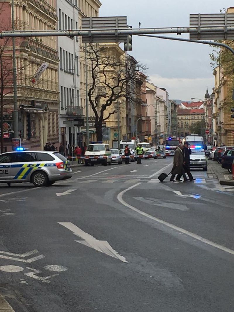 Zásah policie na náměstí Míru. Zásah policie na náměstí Míru.