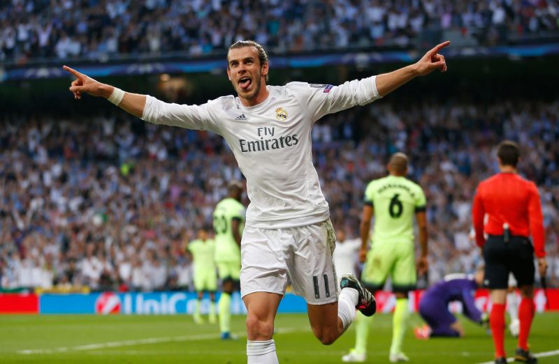 Gareth Bale slaví gól v brance Manchesteru City
