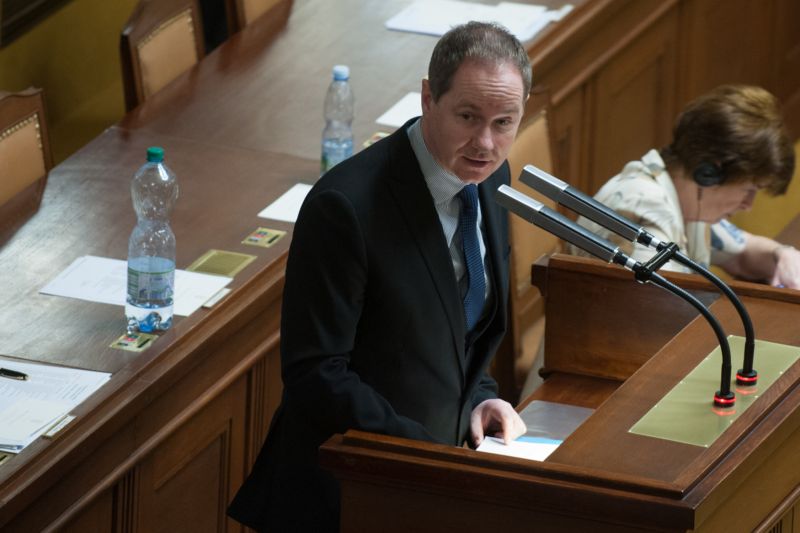 Předsedající Petr Gazdík.