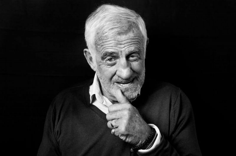 Francouzský divadelní a filmový herec Jean-Paul Belmondo se narodil roku 1933 v Neuilly-sur-Seine.