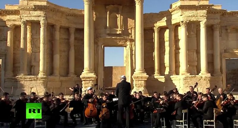 Orchestr Mariinského divadla v Palmýře.