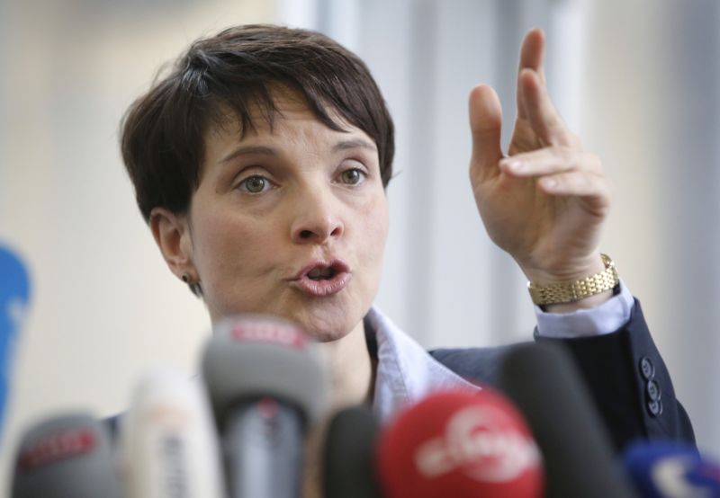 Předsedkyně Alternativy pro Německo (AfD) Frauke Petryová. Předsedkyně Alternativy pro Německo (AfD) Frauke Petryová.