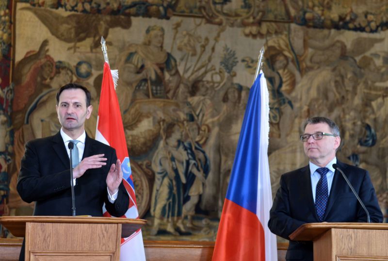 Chorvatský ministr zahraničí Miro Kovač a jeho protějšek Lubomír Zaorálek.