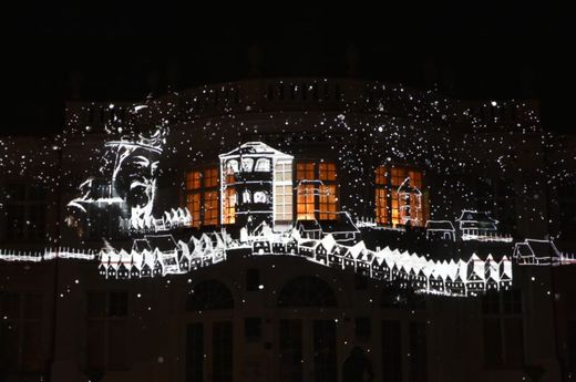 Videomapping v Karlových Varech.