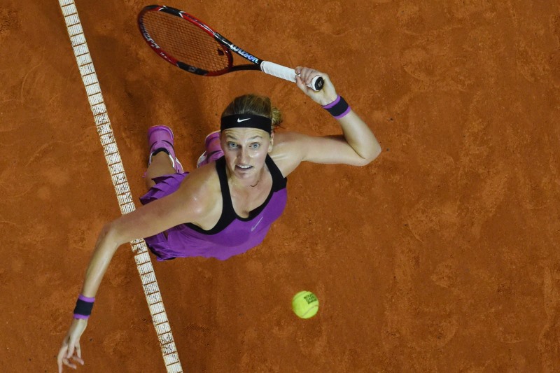 Tenistka Petra Kvitová, jež na antukovém turnaji v Madridu neobhájila loňský titul, jen těsně uhájila příslušnost k elitní desítce světového žebříčku WTA. 